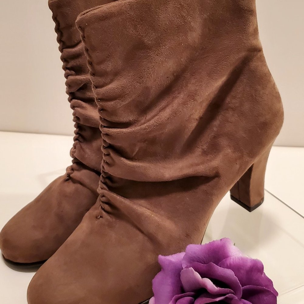 Aerosoles Faux Suede Brown Ruched Ankle Boots Zip Booties Women’s 8.5 NWOT